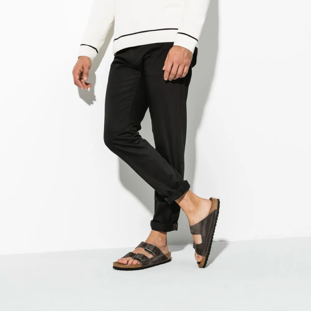 Birkenstock Arizona en cuir huilé avec semelle intérieure souple régulière, sandale en gris fer