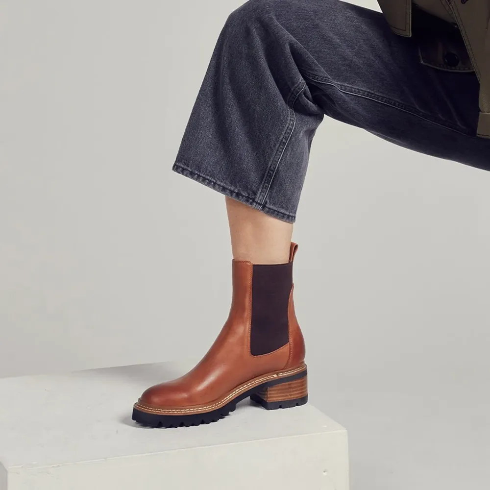 Bottes Chelsea en cuir à talon linéaire pour femmes EOS Footwear en couleur Brandy