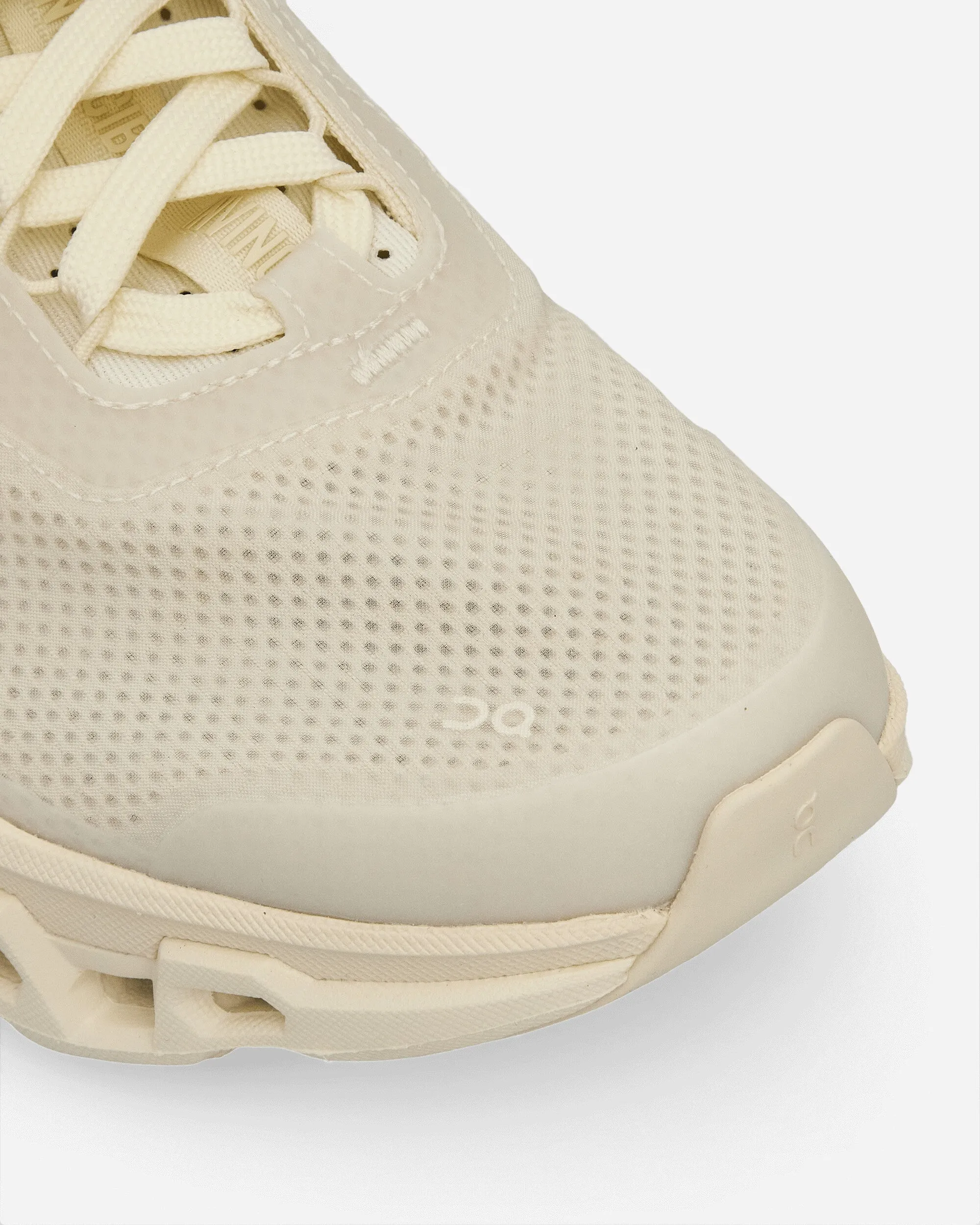 Baskets INVINCIBLE Cloudmonster 2 Ivoire / Blanc