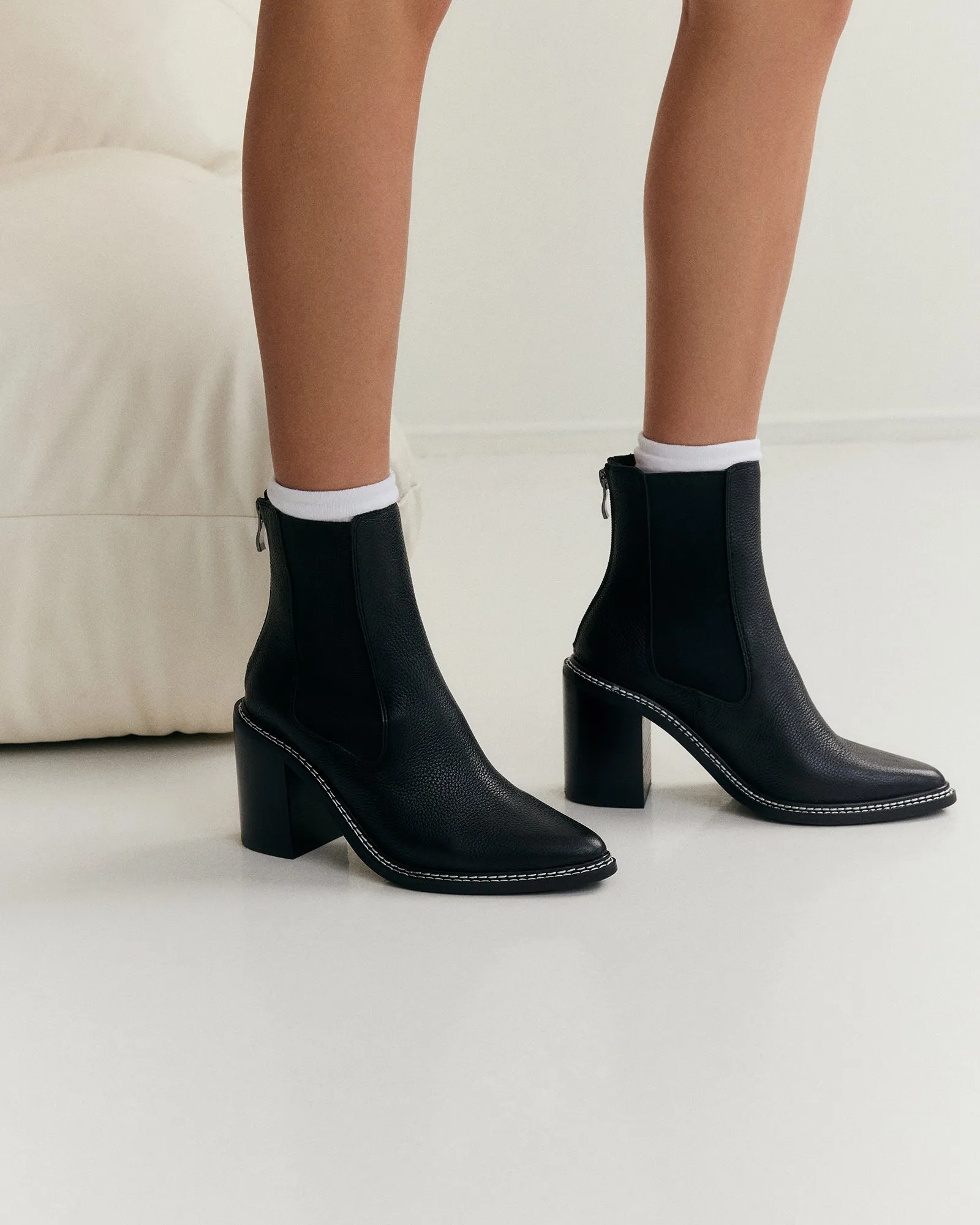 BOTTINES HAUTES DE LUXE EN CUIR NOIR