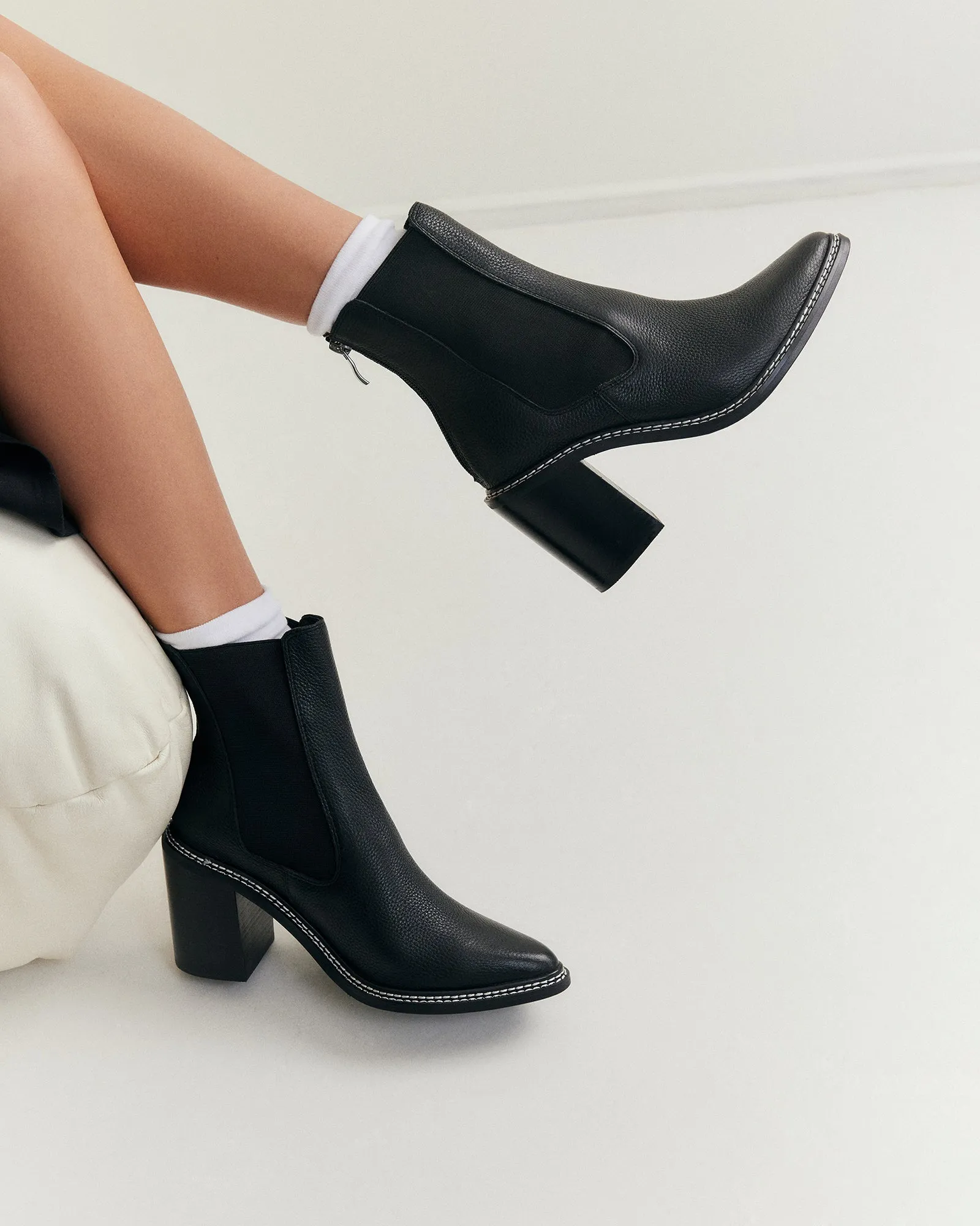 BOTTINES HAUTES DE LUXE EN CUIR NOIR