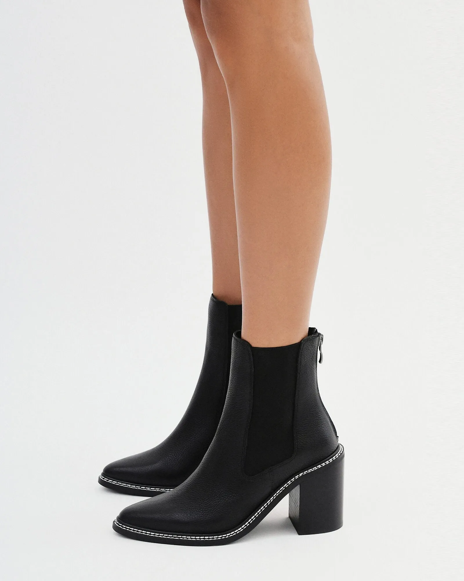 BOTTINES HAUTES DE LUXE EN CUIR NOIR