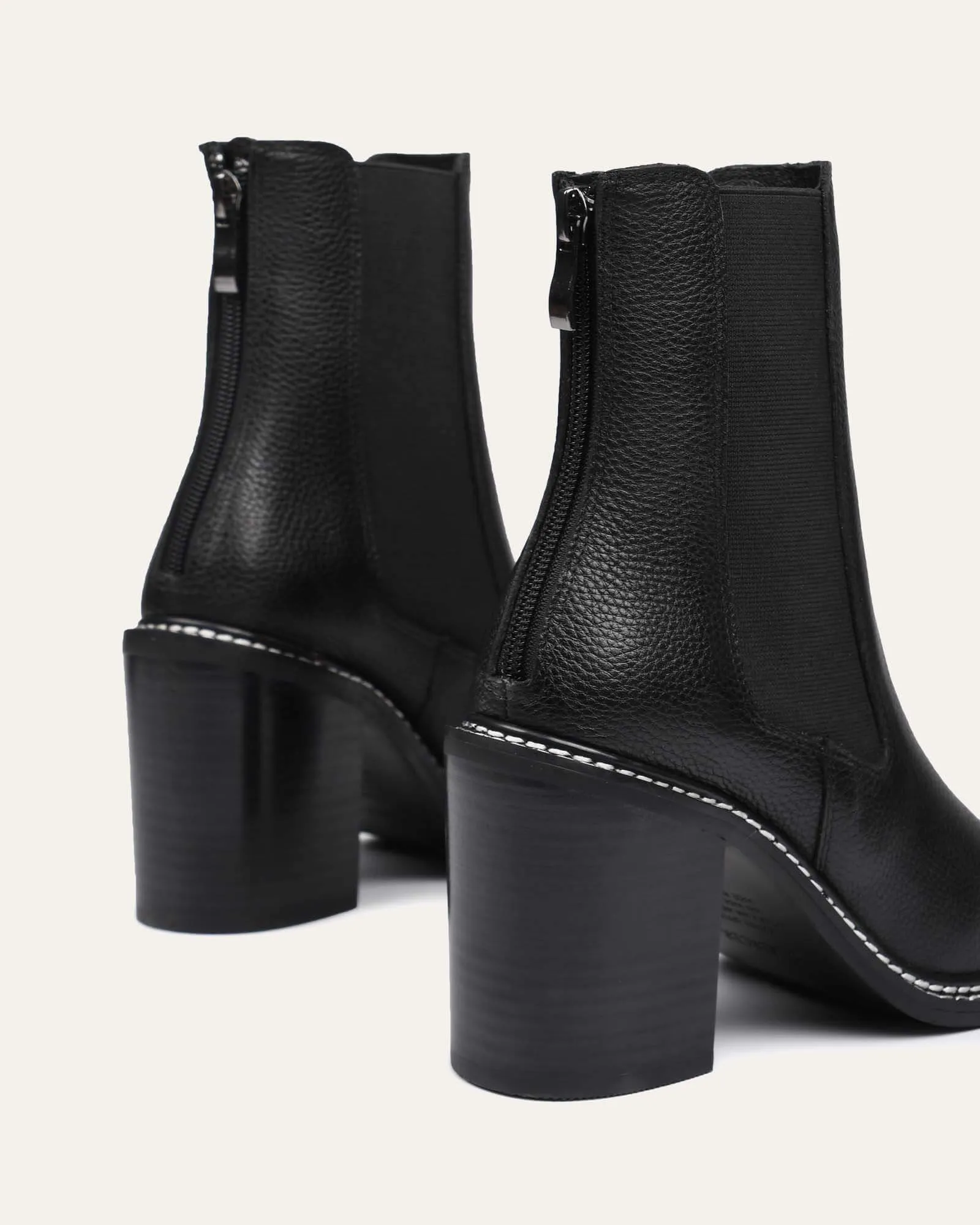 BOTTINES HAUTES DE LUXE EN CUIR NOIR