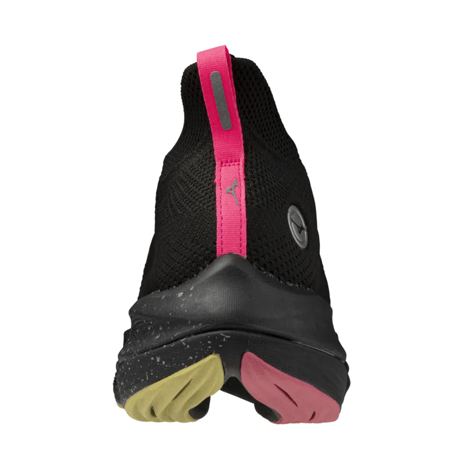 Chaussures de course Mizuno Neo Vista pour femmes en Noir Argenté/Rose Tetra AW24