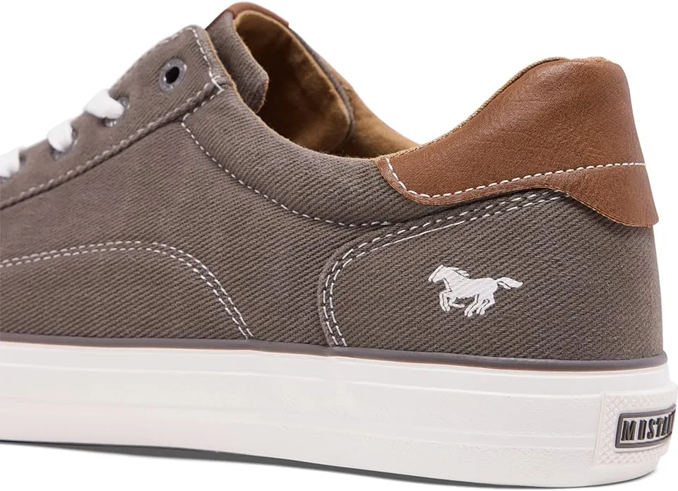Mustang Chaussures en Toile Grises à Bout Rond Gris