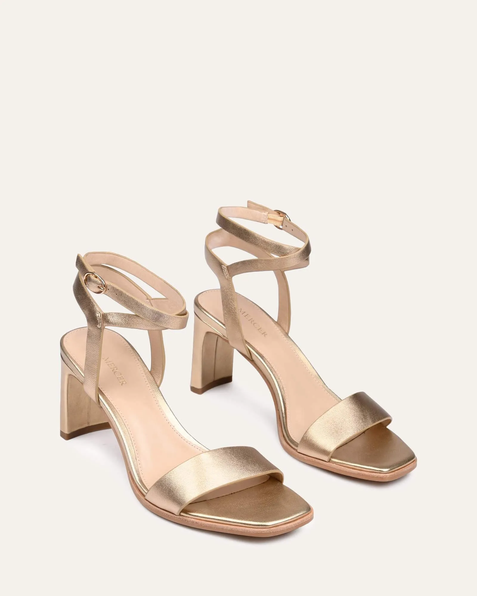 SANDALES NATSU À TALON MOYEN EN CUIR DOUX DORÉ
