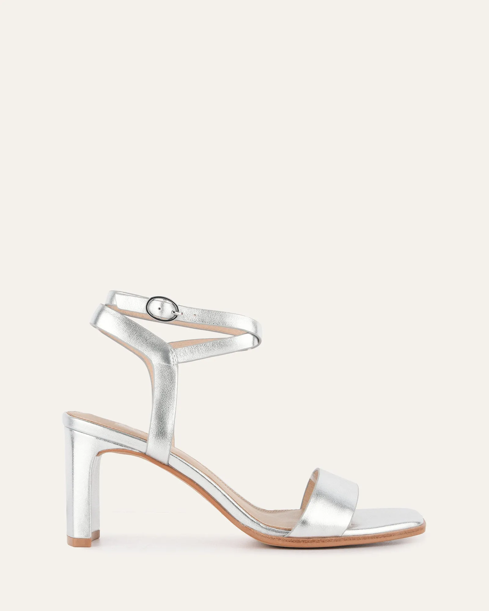 SANDALES NATSU À TALON MOYEN EN CUIR DOUX ARGENTÉ