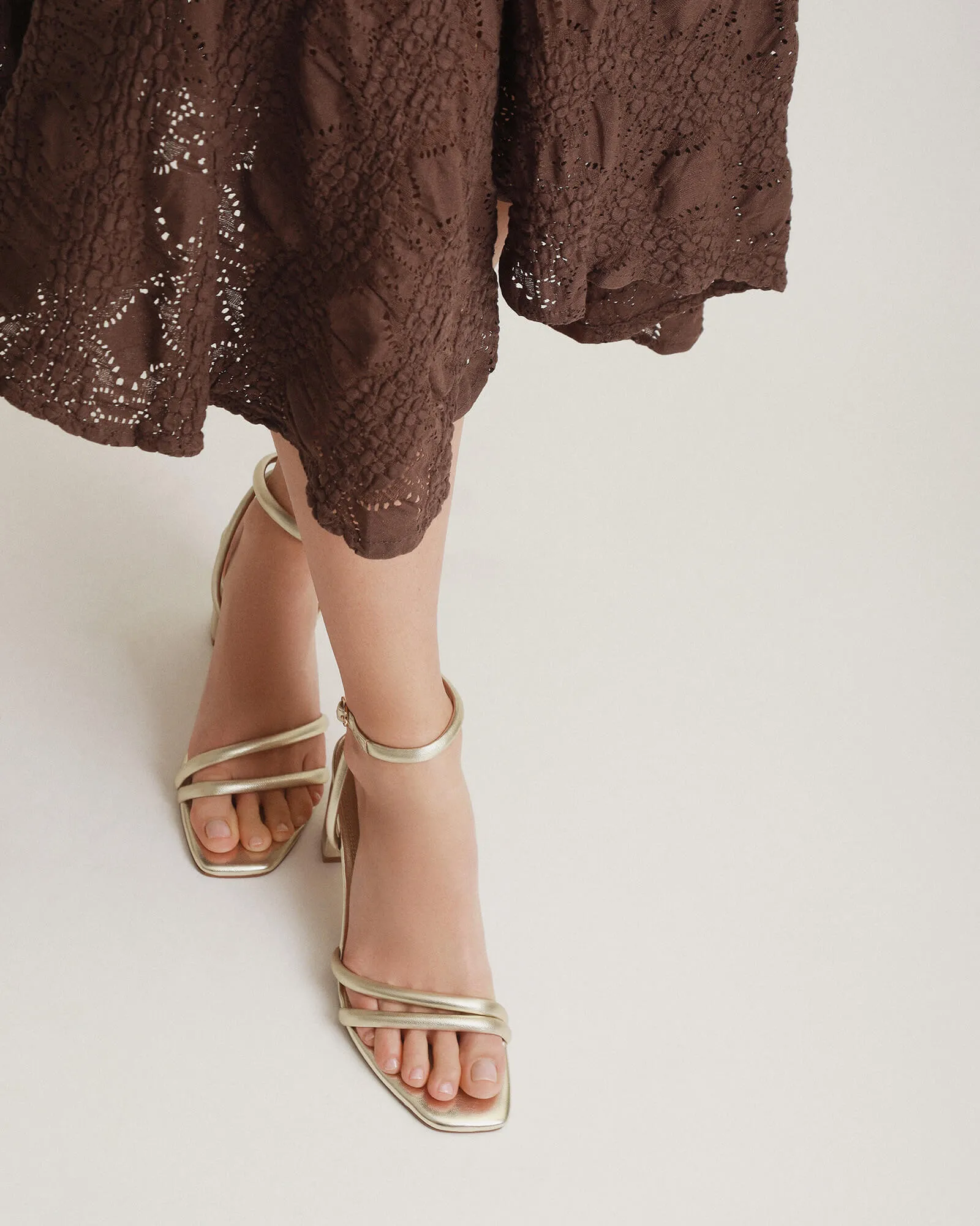SANDALES NINO À TALONS HAUTS EN CUIR DOUX DORÉ