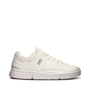 Sur la basket THE ROGER Advantage pour femme en tout blanc