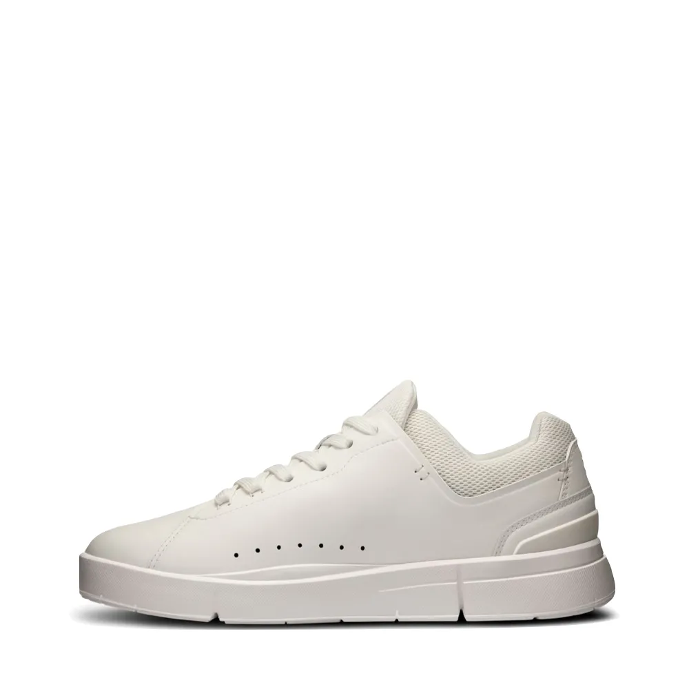Sur la sneaker THE ROGER Advantage pour femmes en blanc/non teint