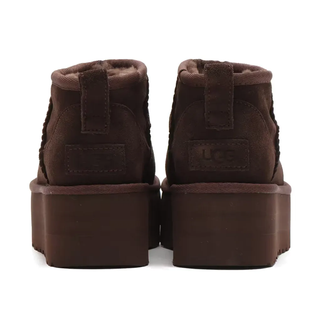 Bottes plates pour femmes Ugg Classic Ultra Mini en daim et cuir